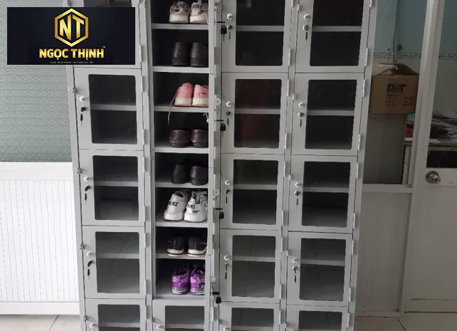 Tủ sắt sơn tĩnh điện màu ghi, có 20 khoang cánh mở 20C4KG-CK Tủ sắt sơn tĩnh điện màu ghi, có 20 khoang cánh mở 20C4KG-CK